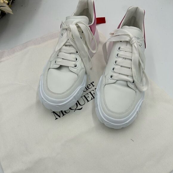 Women’s Alexander McQueen low top metallic sneaker size 38 made in Italy - Picture 4 of 12